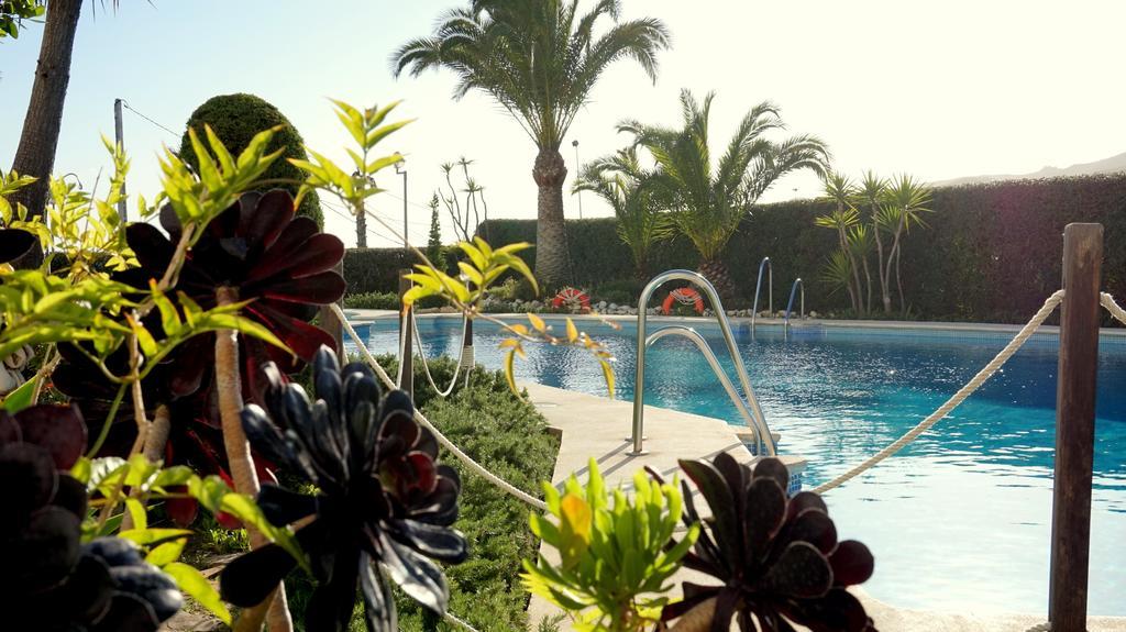 Apartamentos Starnerja En Stella Maris Nerja Quarto foto
