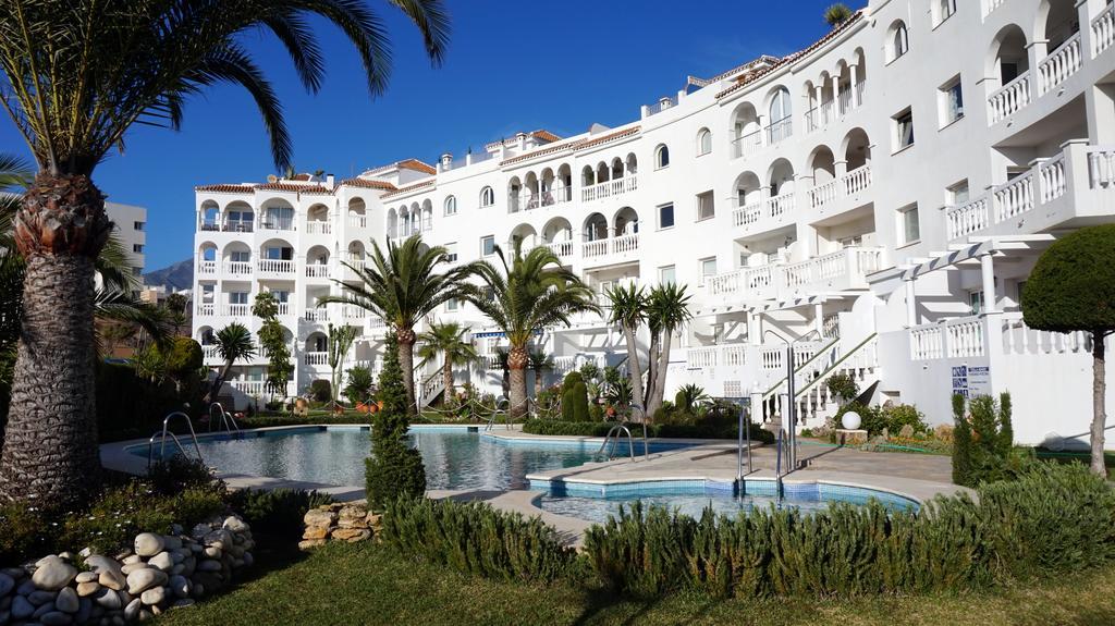 Apartamentos Starnerja En Stella Maris Nerja Quarto foto