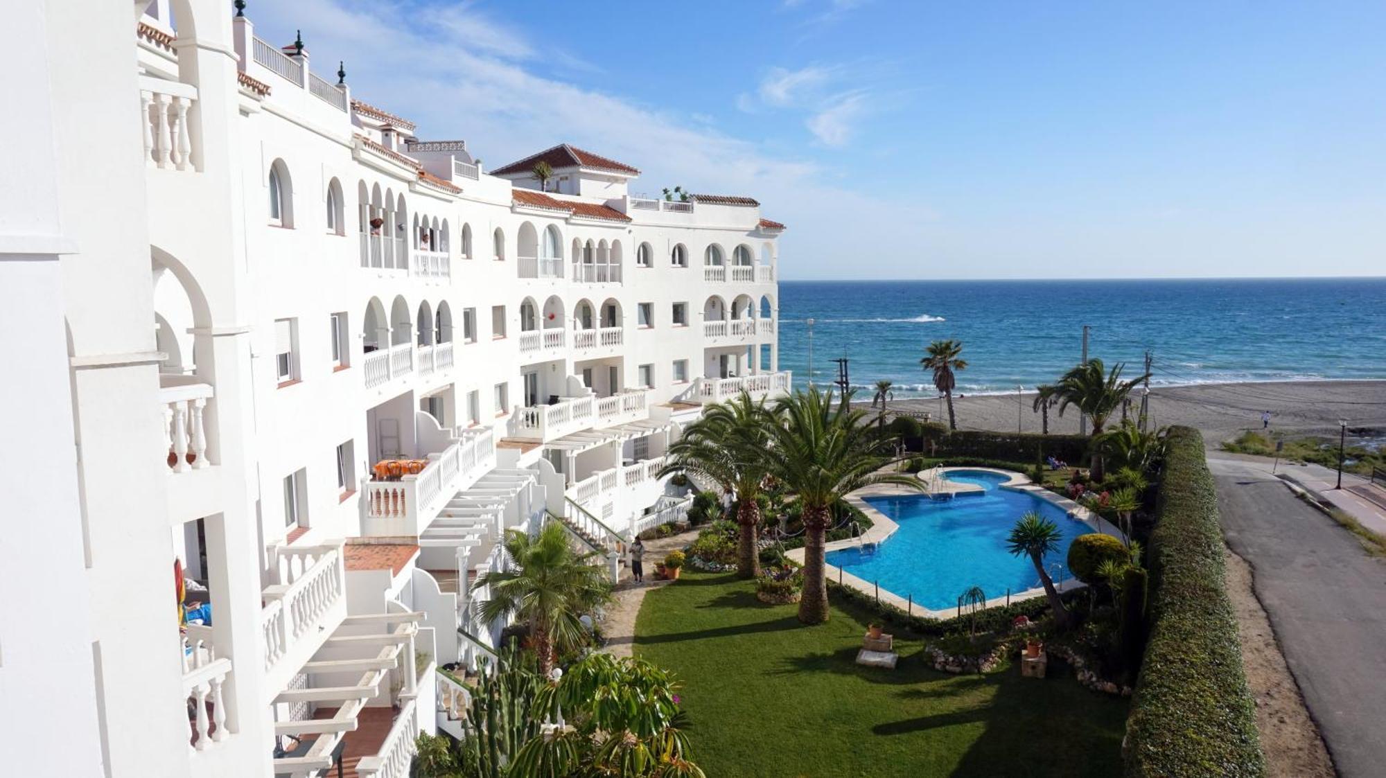 Apartamentos Starnerja En Stella Maris Nerja Quarto foto